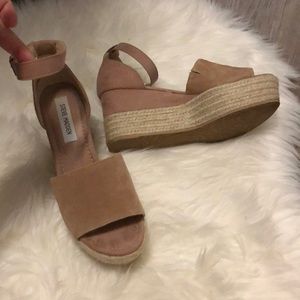 Steve Madden tan espadrille wedge size 8